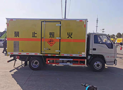 金东爆破器材运输车